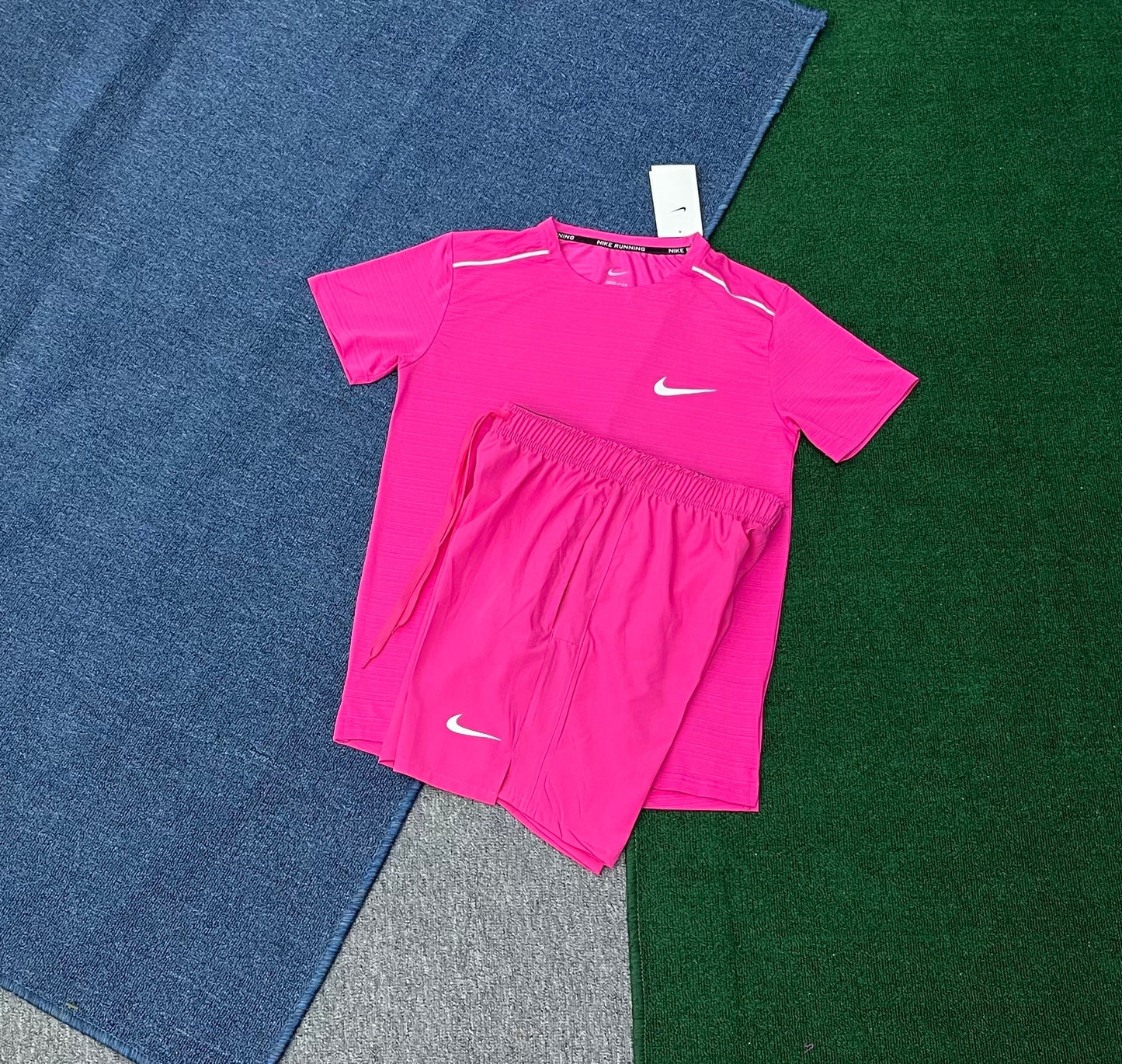 Ensemble NIKE LM Store